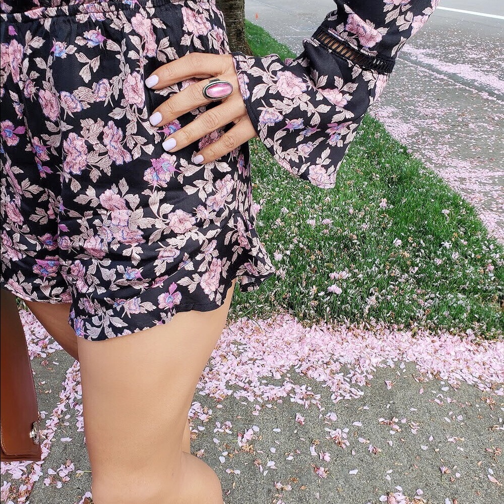 Black floral long sleeve romper W/v neckline. - Picture 8 of 8